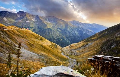 Keindahan Destinasi Wisata di Pegunungan Rumania